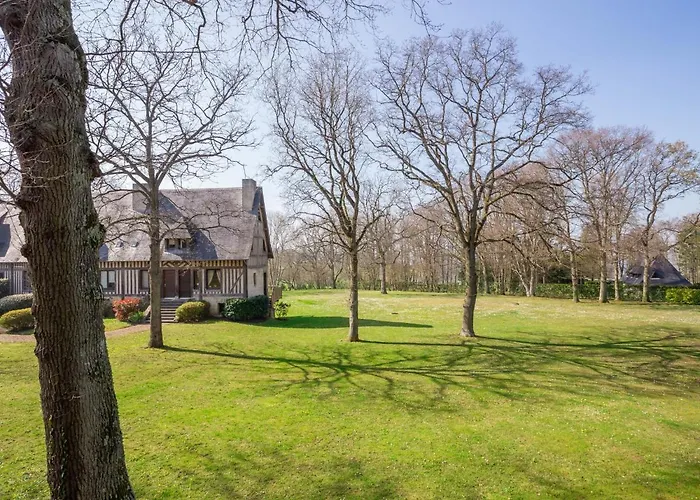 Apartment Les Hauts De Deauville-2 By Interhome